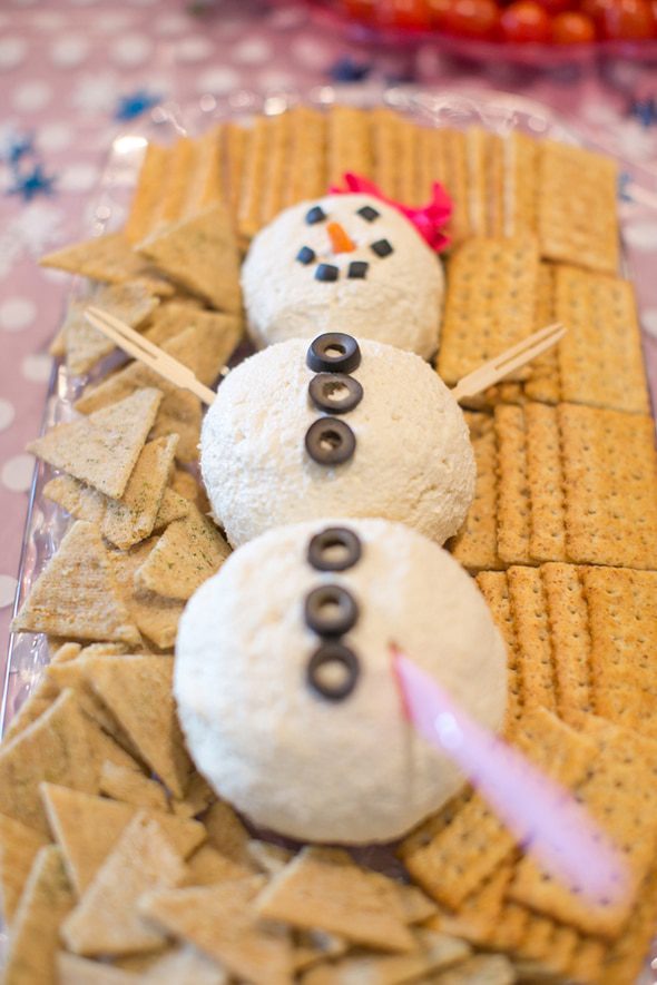 Adorable Snowman Dip | Winter Wonderland Party Ideas