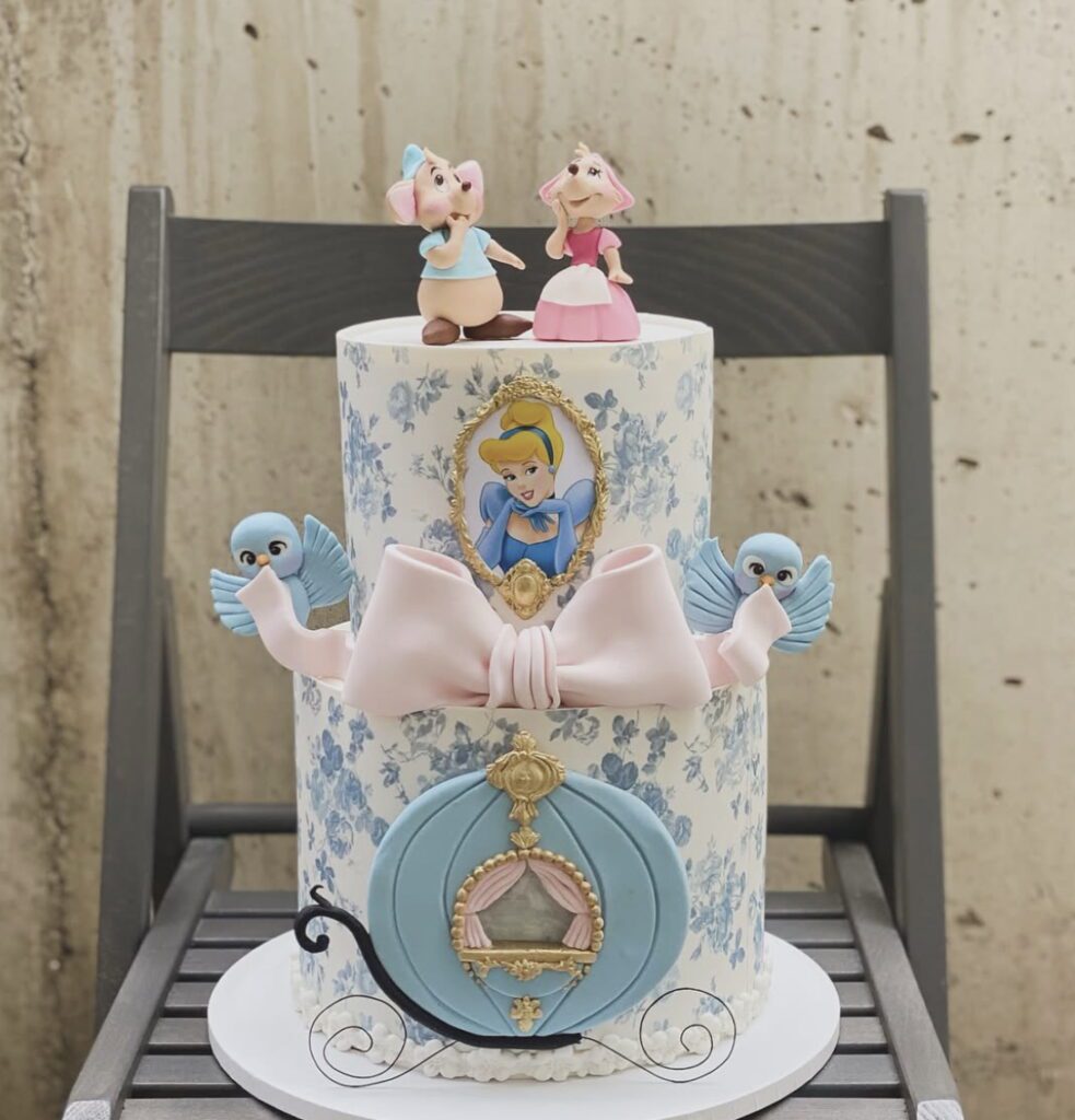 10 Magical Cinderella Birthday Party Cakes Ideas Fit For a Princess