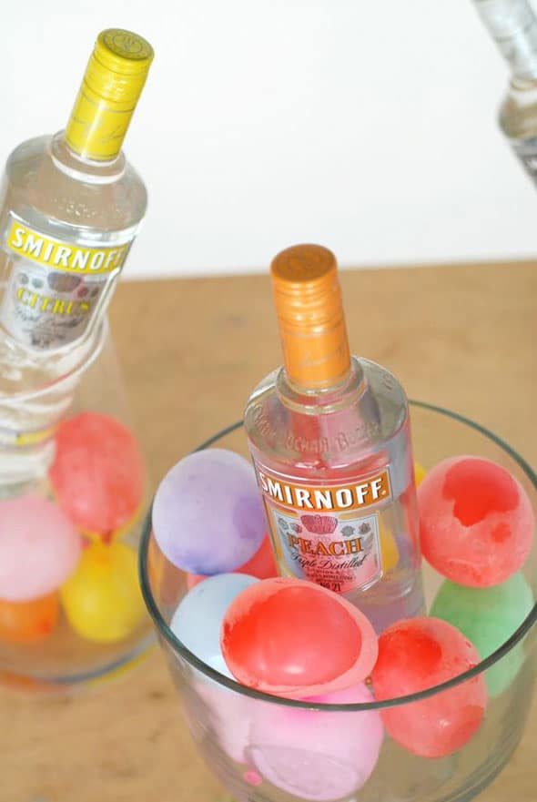 Water Balloon Ice Cubes - Summer Entertaining Hacks