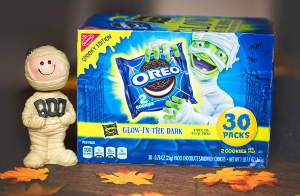 5 Glow-In-The-Dark Oreo Halloween Party Ideas