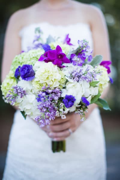 purple-grey-wedding-bouquet