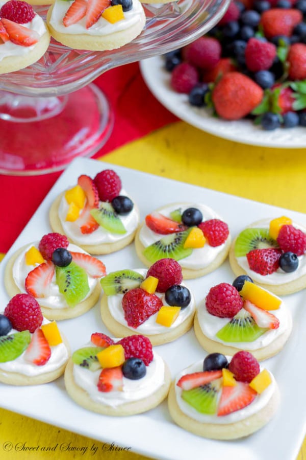 Mini Fruit Pizzas - Party Finger Foods For Kids