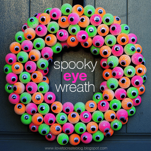 DIY Spooky Eye Wreath, DIY Halloween Decorations