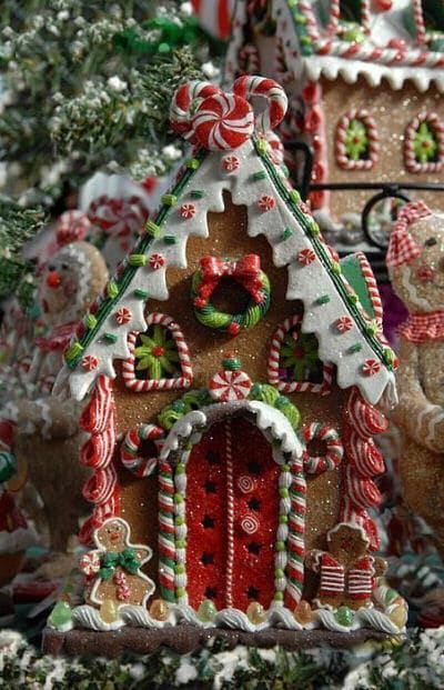 Gingerbread House Decorating Ideas