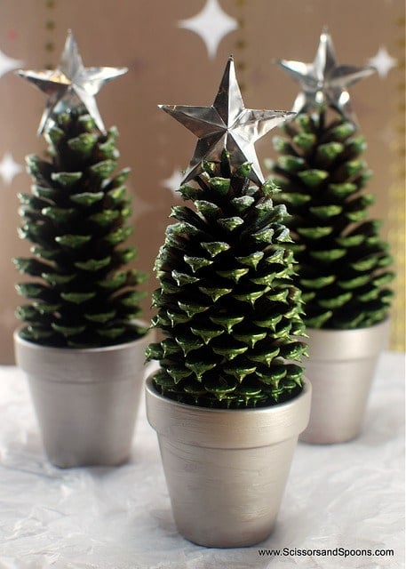 DIY Pine Cone Christmas Trees