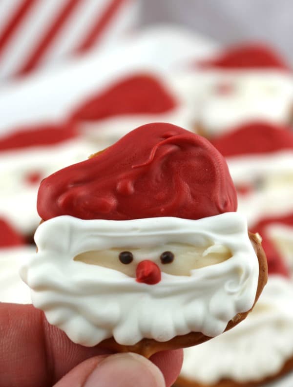 Santa Claus Pretzel Bites