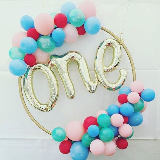 DIY Hula Hoop Wreath for 1st Birthday