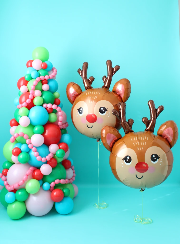 DIY Balloon Christmas Tree - 45 Awesome DIY Balloon Decor Ideas