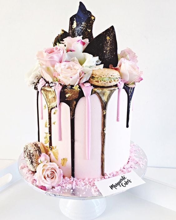 16 Fabulous Freak Cakes - Pretty My Party