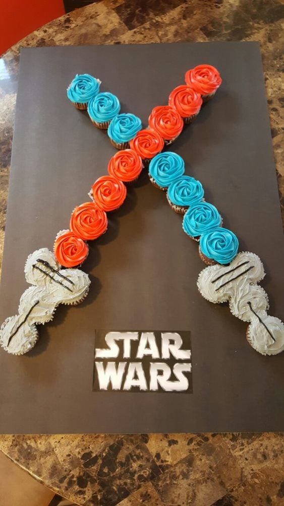 Light Saber Cupcake Cake | Star Wars Party Ideas