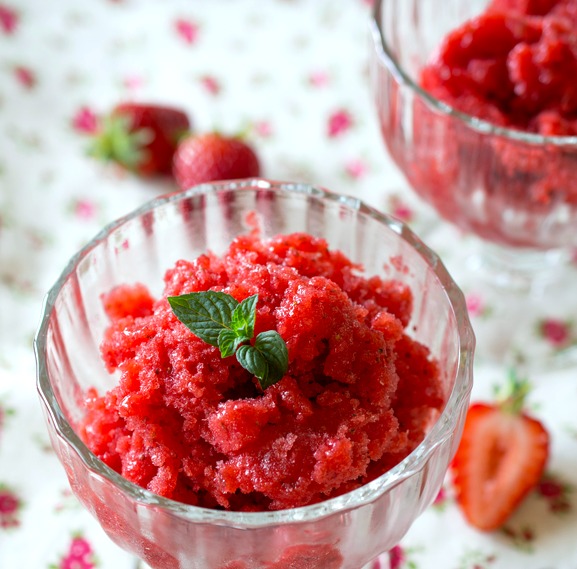 How to make strawberry sorbet