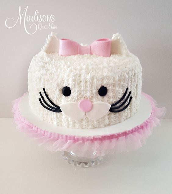 Pretty Kitty Cat Cake | Cat Party Ideas