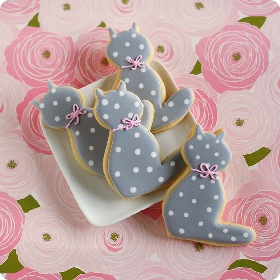 Kitty Polka Dot Cookies | Cat Party Ideas