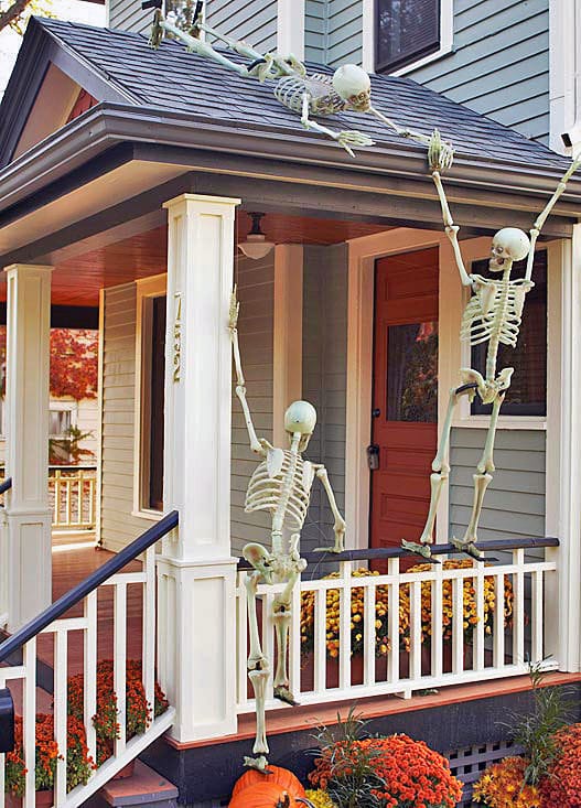 11 Halloween Front Porch Decorating Ideas - Pretty My Party