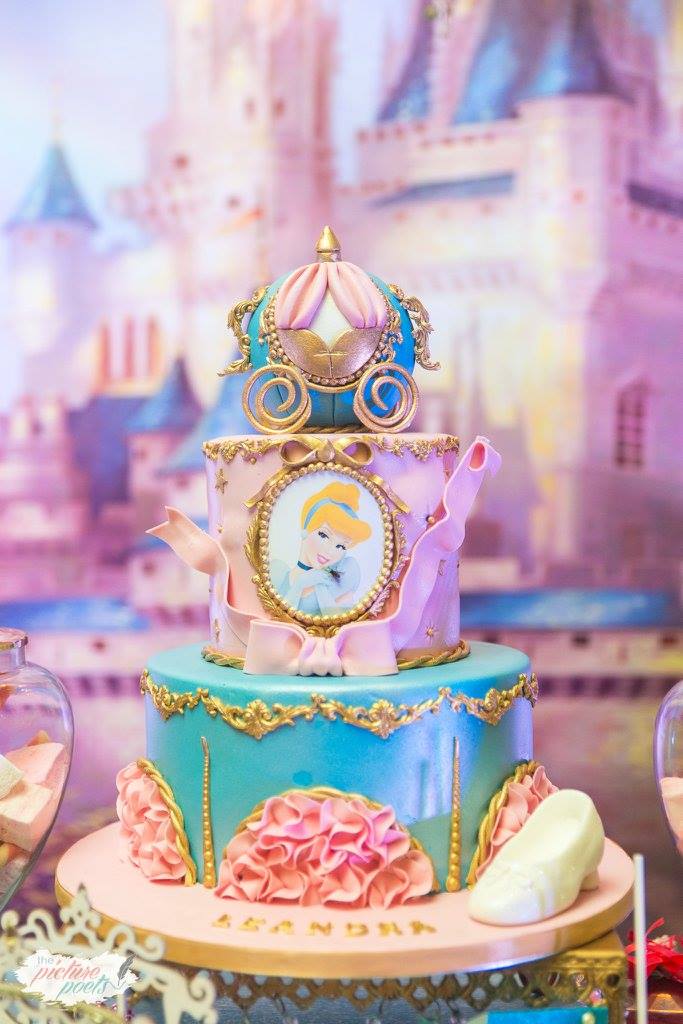 Amazing Cinderella birthday cake for a 2nd birthday party