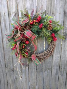 10 Fabulous Holiday Wreaths You Need For Your Home - Pretty My Party