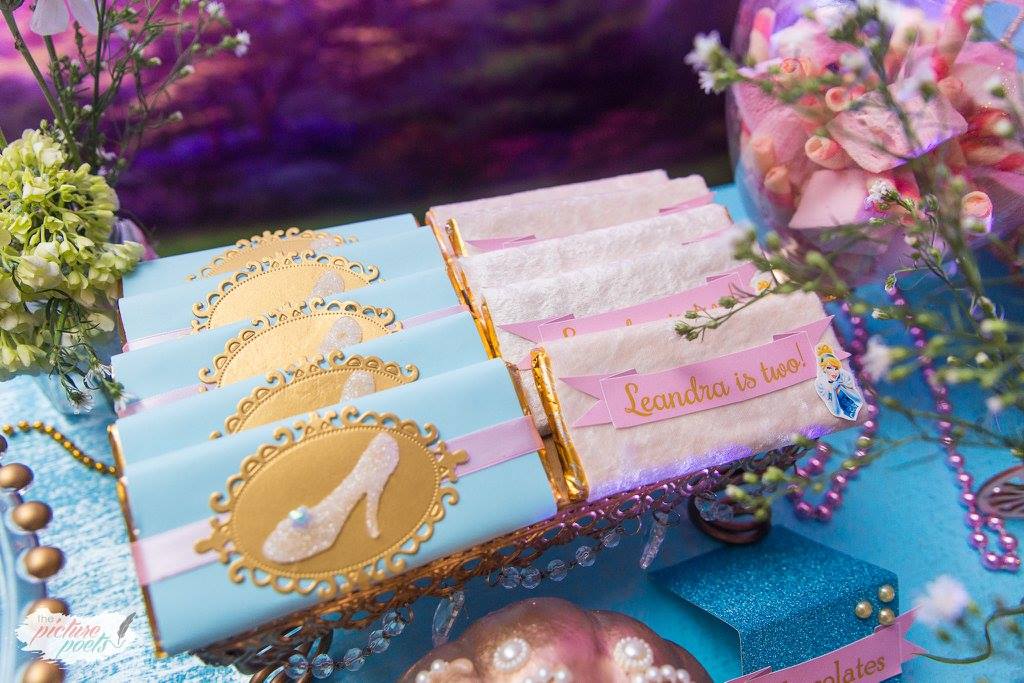 Cinderella party chocolate bars on the dessert table