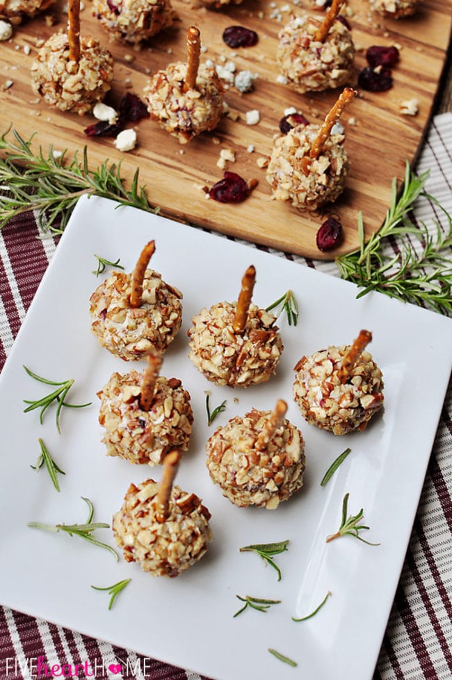 Mini Cheeseball Bites - Easy Christmas Appetizer Ideas