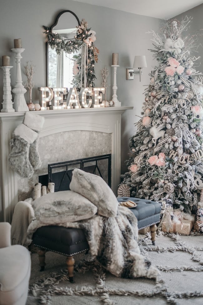 15 Totally Pin-Worthy Holiday Fireplace Mantel Ideas