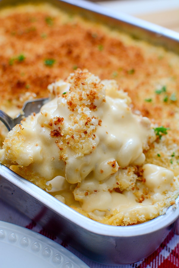 Easy Baked Macaroni and Cheese Recipe on Pretty My Party