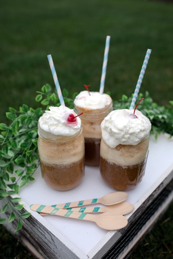 How to make a root beer float - Pretty My Party