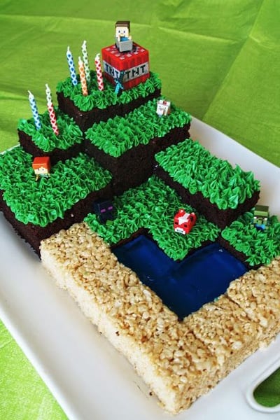 11 Amazing Minecraft Birthday Cakes