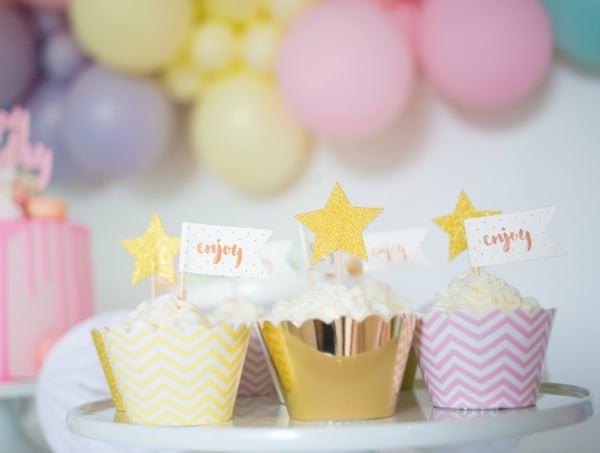 Pastel Balloon Party Cupcakes and Toppers