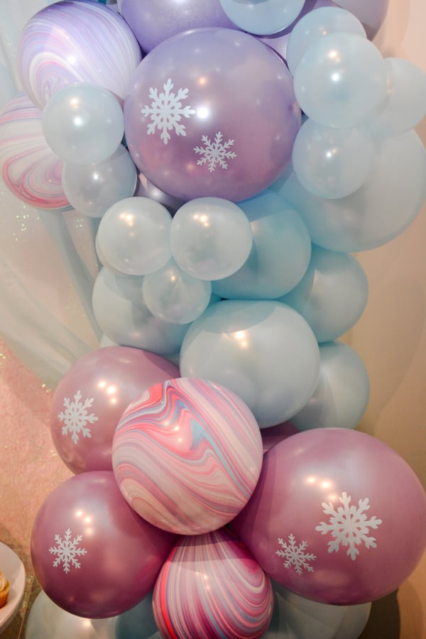 Frozen Snowflake Balloons