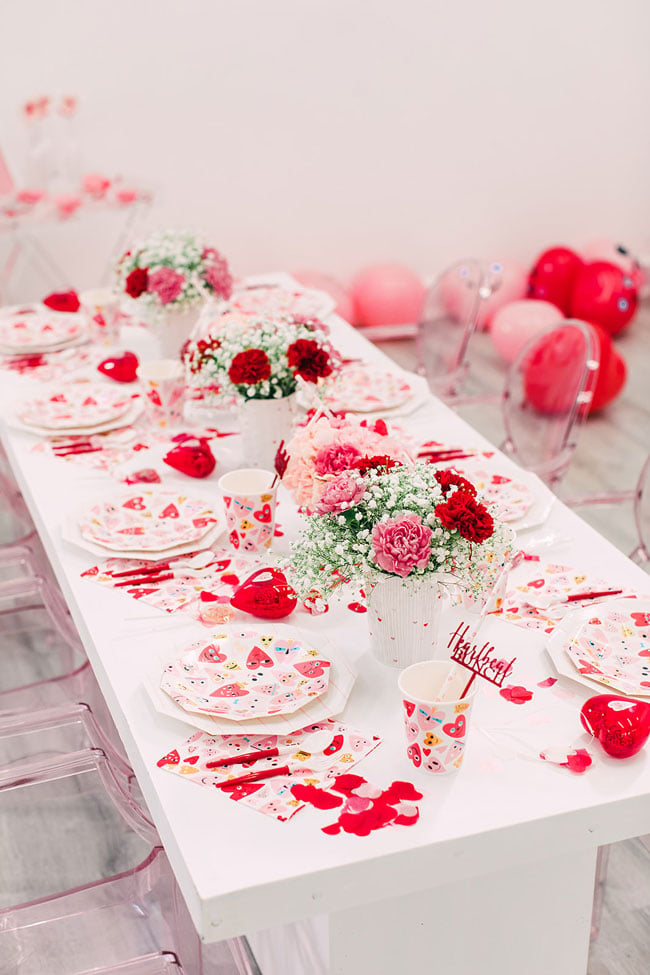 Children's Valentine's Day Party Tableware and Decorations