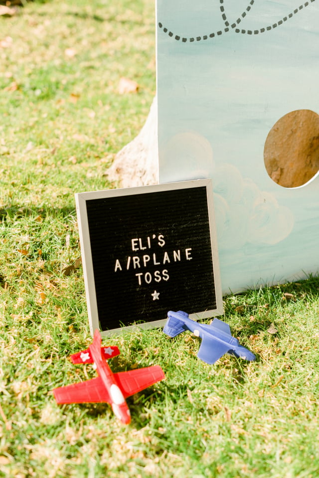 Airplane Toss Game Sign