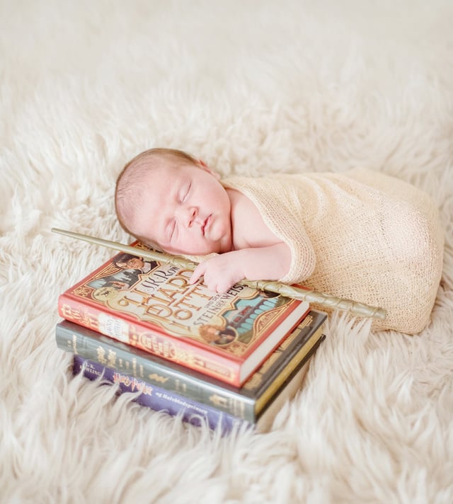 Harry Potter newborn photos  Newborn pictures girl, Newborn photography  girl, Harry potter baby girl