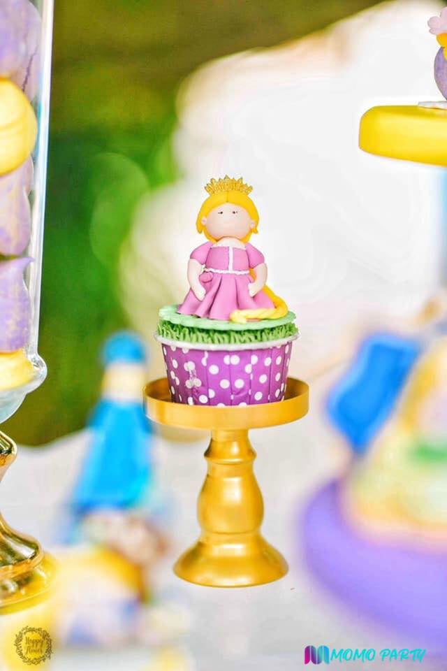 Tangled Cupcake