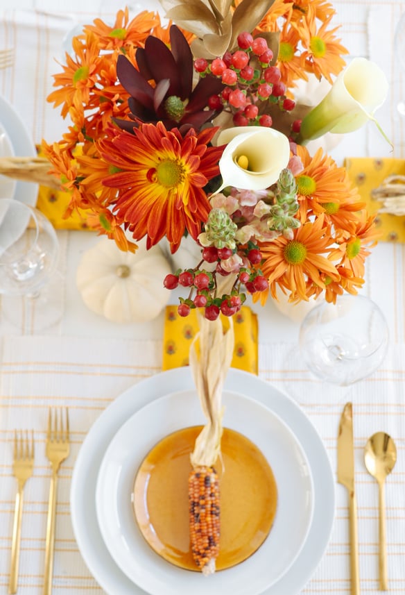 Pretty Thanksgiving tablescape