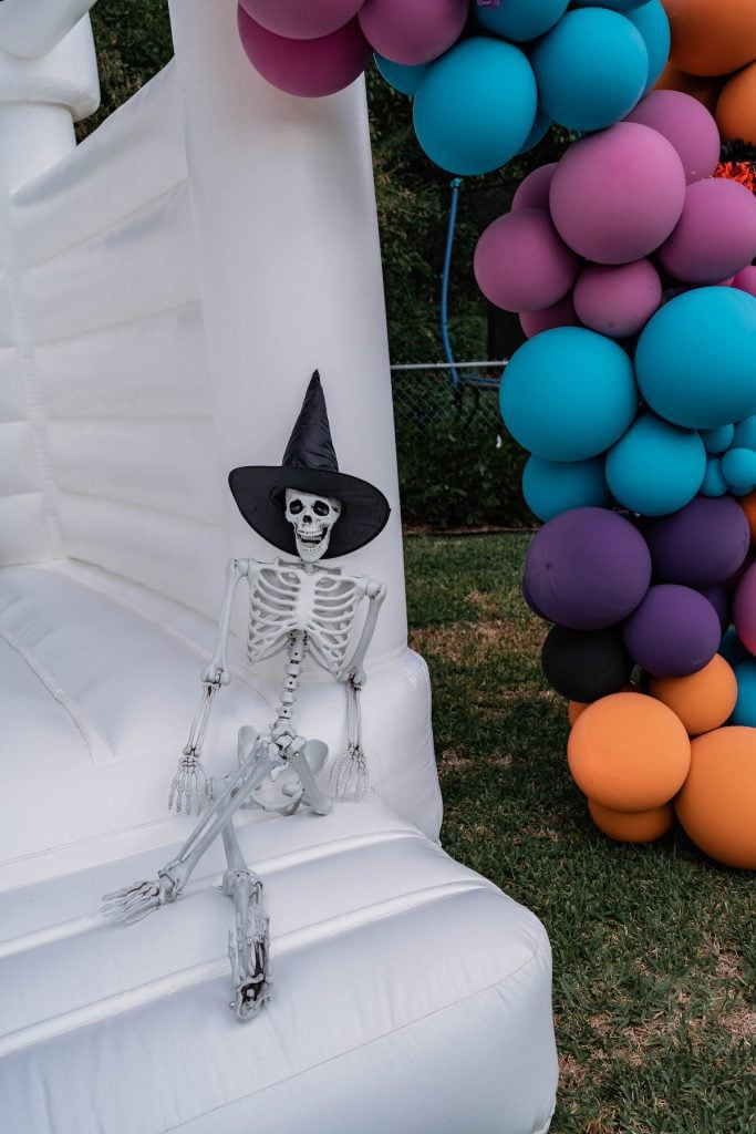 Skeleton party decoration